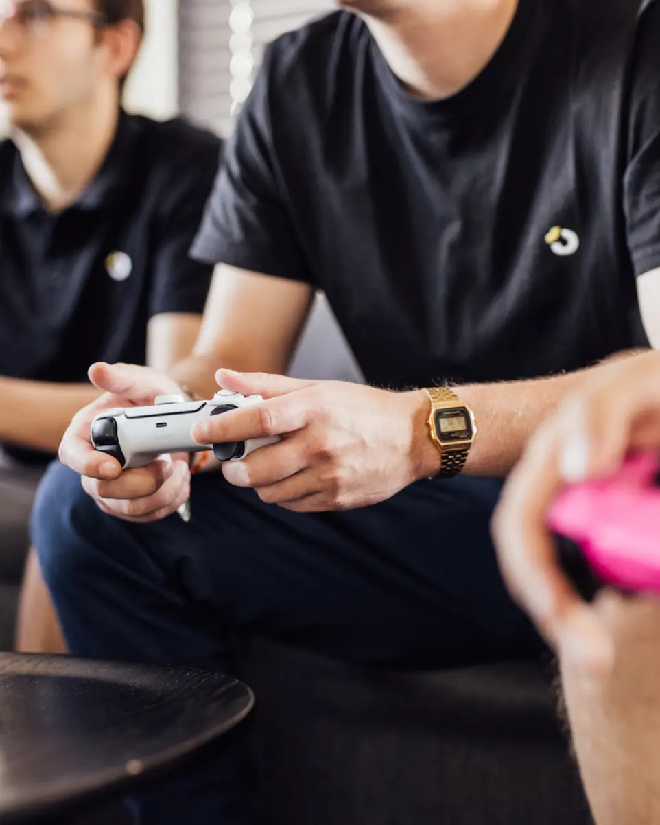 Collega's die playstation spelen
